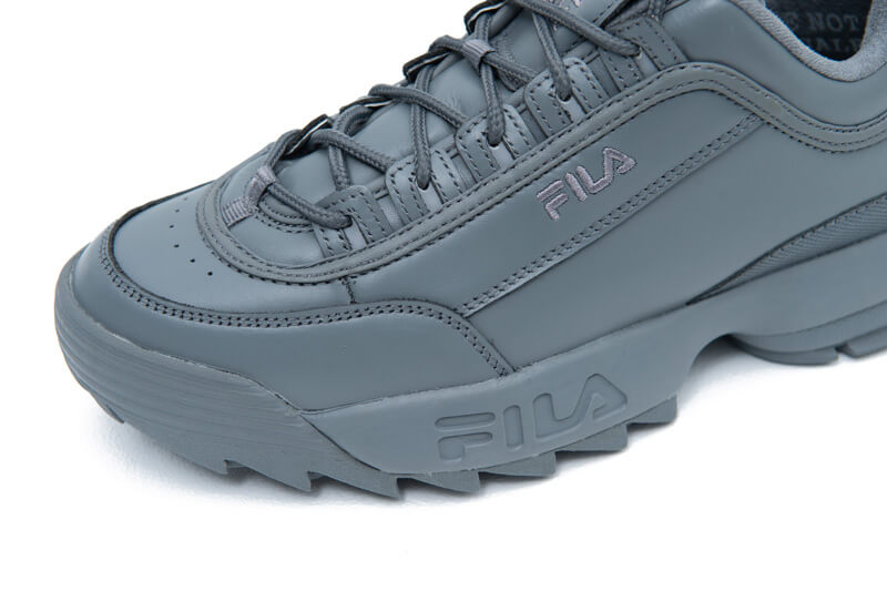 さすがグラフペーパー！「FILA」の人気スニーカーが大人顔に | MEN'S