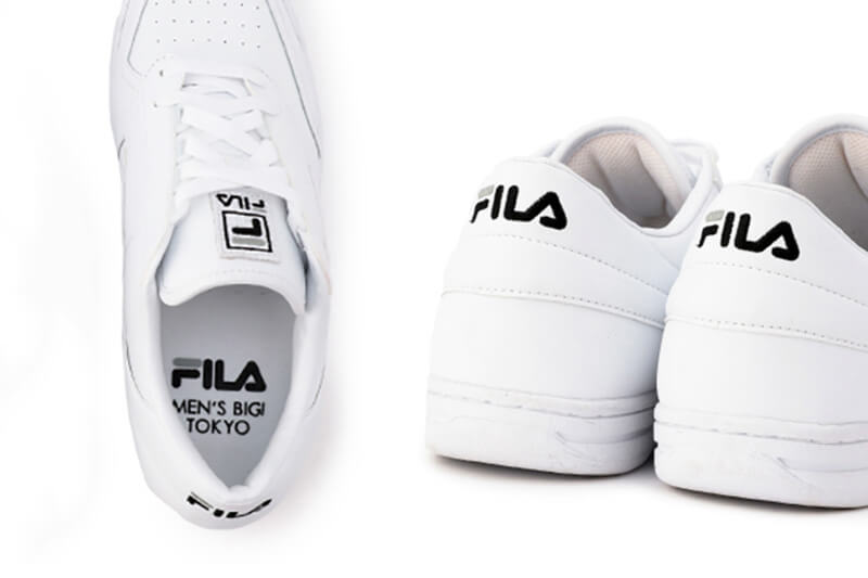 ロゴがモノトーンに Fila の大定番スニーカーを特別別注 Men S Non No Web メンズノンノ ウェブ